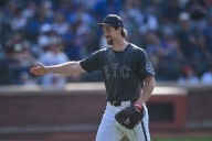 Mets' star rookie lifts team to a much-needed win with mound gem