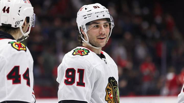 Chicago Blackhawks ink rising playmaker Frank Nazar to 7