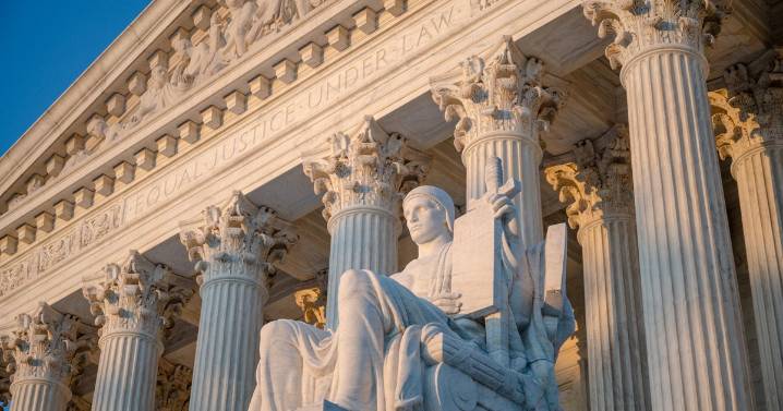 Trump administration asks Supreme Court to block restrictions on Southern California immigration stops