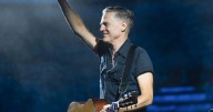 Last-minute Bryan Adams tickets are available now - how to buy yours for Sheffield gig