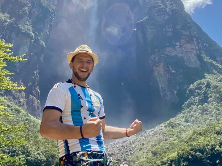 Agustín Saez, un mendocino que vive al máximo: tiene 30 años, conoció 100 países y fundó su propia empresa