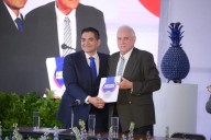 Rinde Arturo Hernández su primer informe de gobierno a los Tangancicuarenses