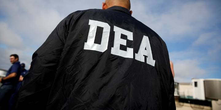 DEA va contra los “guardianes” de los cárteles por trasiego de fentanilo y metanfetamina en la frontera