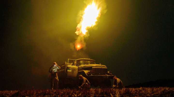 Ukrainian drone strike kills 1 in as fighting rages ahead of a planned Trump