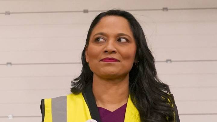 Homelessness minister urged to resign over rent hike 'hypocrisy'