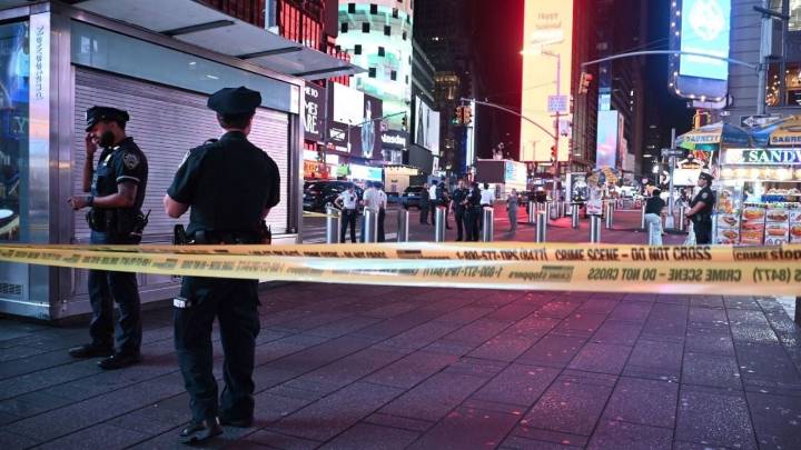 La Policía de Estados Unidos encontró un paquete sospechoso en Times Square y evacuó la zona