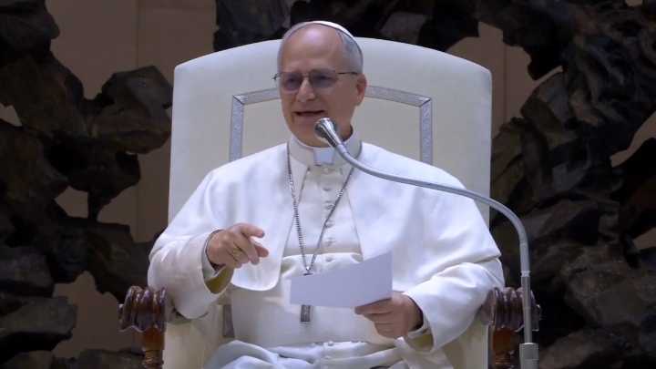 Pope Leo XIV celebrates Mass for local homeless people, invites them to lunch at summer villa