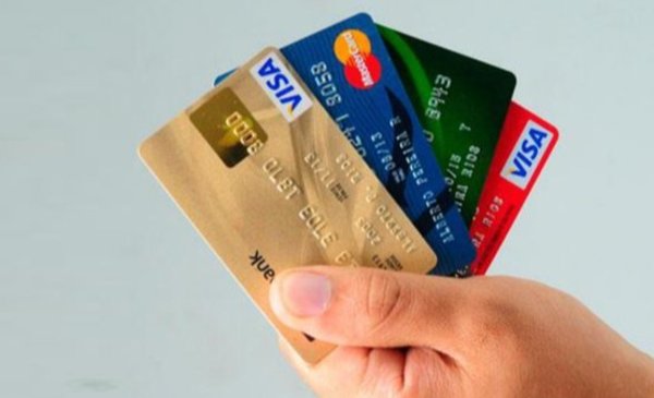 Crece la morosidad en tarjetas y préstamos personales por el encarecimiento del crédito
