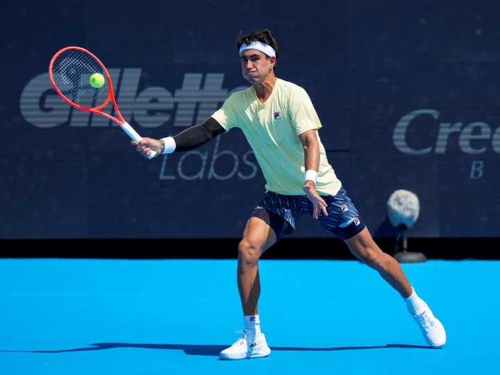 Masters 1.000 de Cincinnati: Francisco Comesaña vomitó por el calor y levantó tres match points para ganarle a Opelka y meterse en octavos
