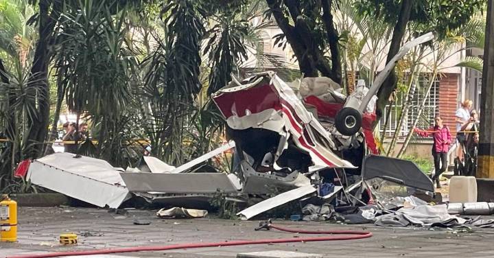 Accidente de avioneta en Medellín: inescrupulosos habrían hurtado celulares y pertenencias de los ocupantes