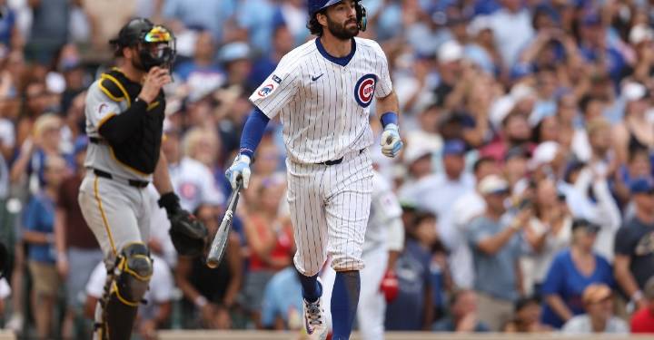 Cubs 4, Pirates 3: Dansby Swanson drives in the winning run on his bobblehead day