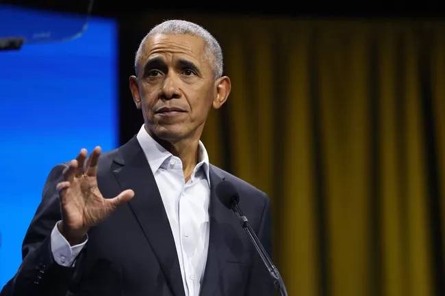 Obama Issues Warning About Police Militarization Amid Trump Crime Crackdown