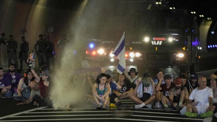 Israel's growing frustration over the war in Gaza erupts in nationwide protests