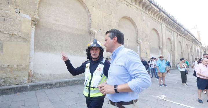 Incendio en la Mezquita-Catedral de Córdoba: El alcalde pide implicación institucional para la restauración