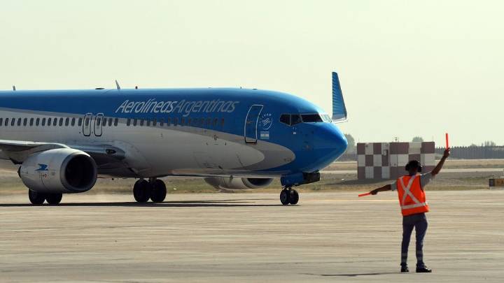 Tras un acuerdo entre el gobierno y los controladores aéreos, se normalizaron los vuelos