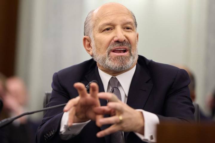Secretario de Comercio de EEUU no descarta más aranceles a China por comprar petróleo ruso