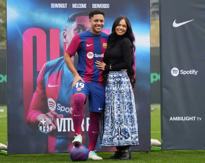 «No es pequeño, es muy grande»: Filtran conversaciones íntimas de famoso futbolista demandado por su exesposa