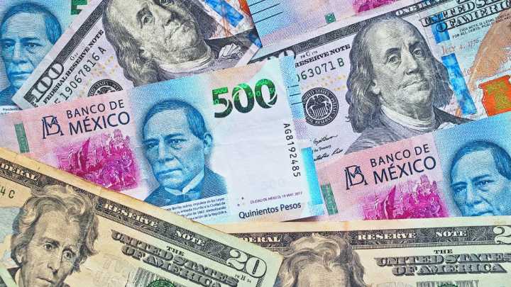 Peso se aprecia entre apuestas de recortes de tasas