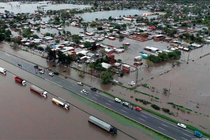 Darán asistencia de hasta $10 mil millones a afectados por inundaciones