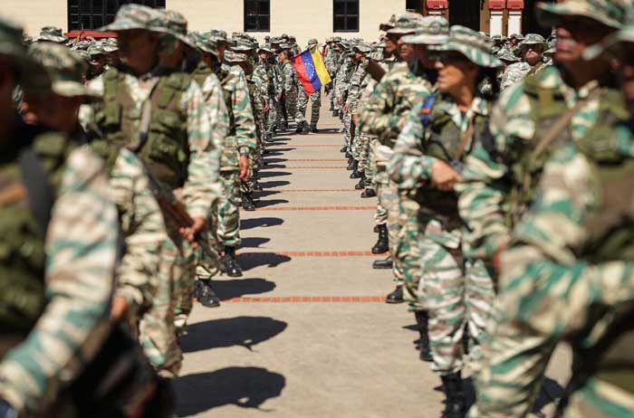 Venezuela anuncia el despliegue de 15.000 efectivos en estados fronterizos con Colombia