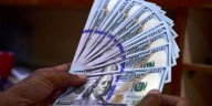 Las claves para entender el derrumbe de los activos argentinos y la suba del dólar a $1.370 en medio del escándalo por los audios
