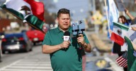 Lawyers ask judge to order ICE to free Spanish-language journalist from immigration detention