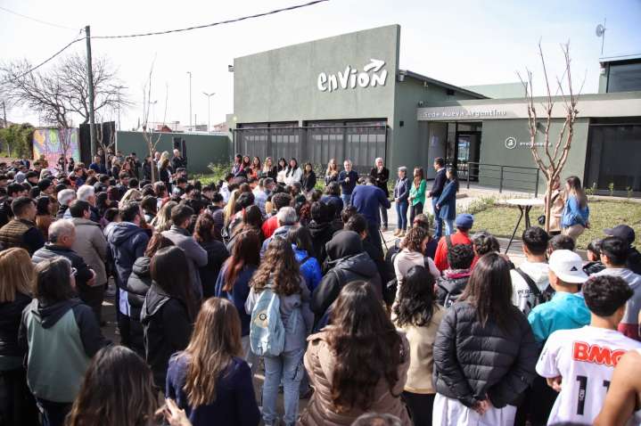 Larroque, Ferraresi y Sierra inauguraron el nuevo edificio para la sede Nueva Argentina del programa Envión