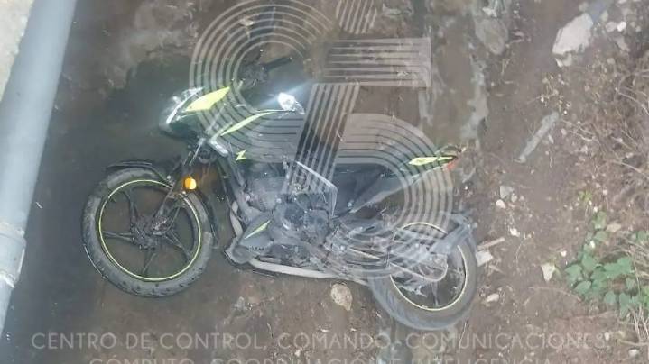 Asalto armado a cuentahabientes en Plaza Vértice desata persecución y captura de dos sospechosos