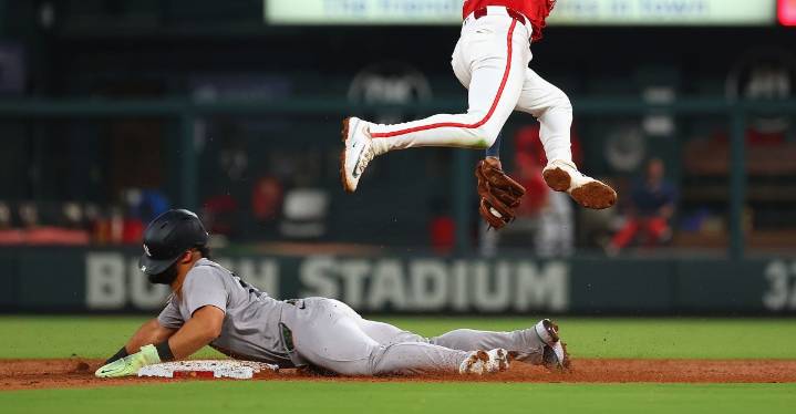 Yankees 4, Cardinals 3: Bullpen narrowly survives late