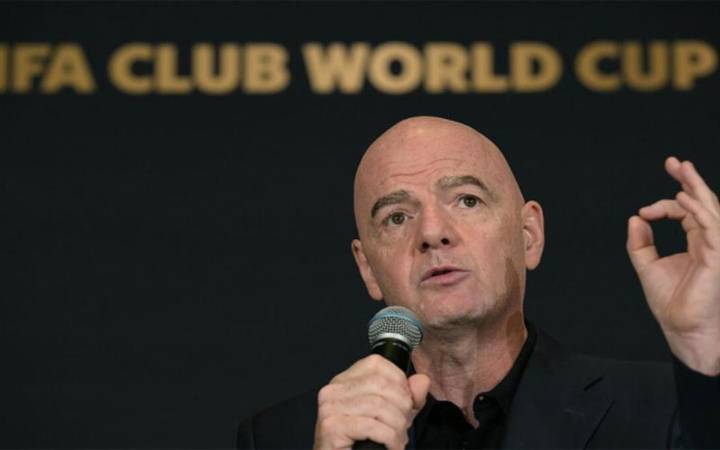 Lamenta Infantino incidentes racistas en Copa de Alemania