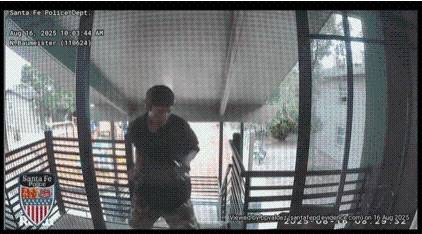 VIDEO: Man attempts to break into Santa Fe apartment wielding knives