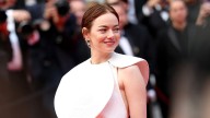 Emma Stone luce un vestido resplandeciente en el Festival de Cine de Venecia 2025