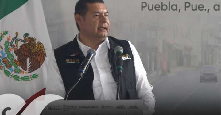 Ahorros millonarios para Puebla con maquinaria propia e insumos otorgados por Pemex: Armenta