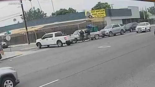 Nuevo video muestra tiroteo involucrando agente de inmigración durante operativo en San Bernardino