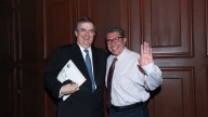 'Deberíamos dejar de satanizar este tipo de cosas': Monreal defiende vuelos primera clase de Ebrard