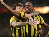Orbelín Pineda y el AEK Atenas eliminan al ‘Chino’ Huerta del sueño europeo