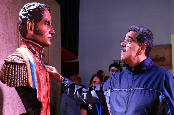 Presidente Maduro tuvo encuentro con el Libertador en la Expo Simón