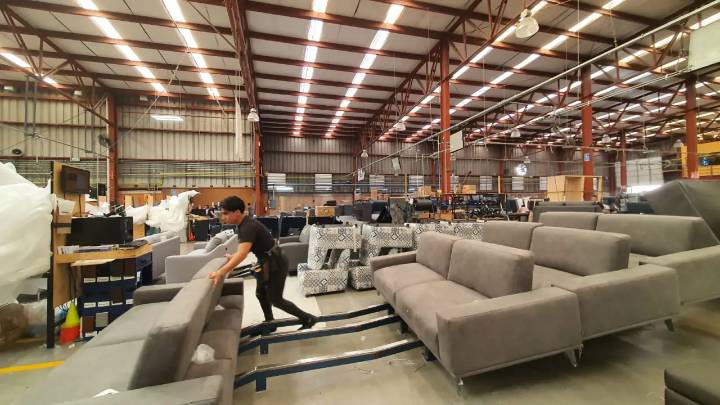 Trump advierte que pondrá aranceles a los muebles importados a EU