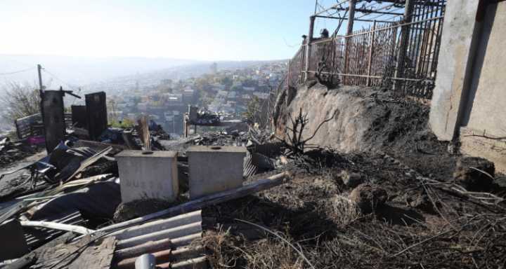 Reabren por 45 días investigación por megaincendio en Viña del Mar y Quilpué que dejó 138 muertos