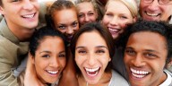 No hay discusión: el país Latinoamérica que tiene la gente más divertida, según la IA