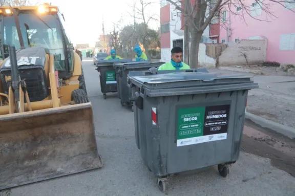 Parque Industrial: reemplazan canastos comunitarios por nuevos contenedores plásticos