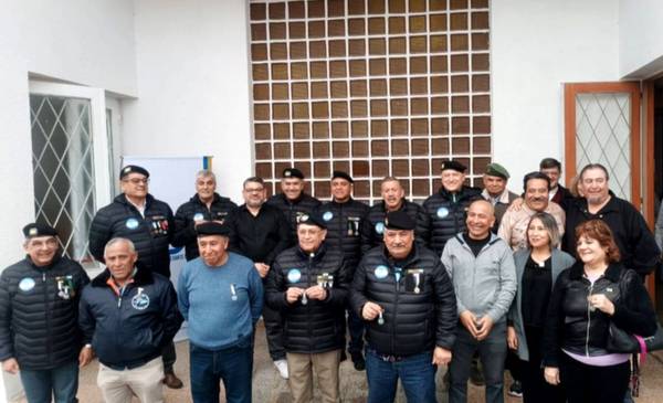 Sarmiento entregó medallas honoríficas a los veteranos de Guerra de Malvinas