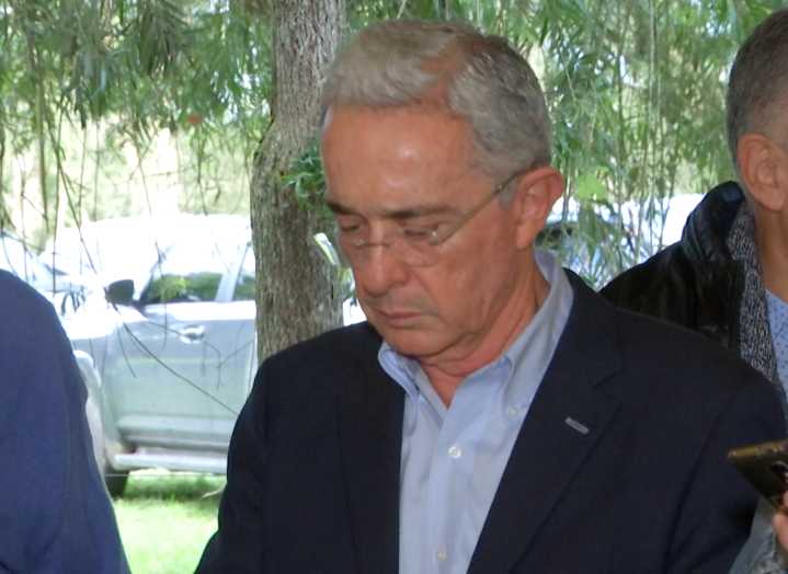 Radican apelación contra la condena del expresidente Álvaro Uribe