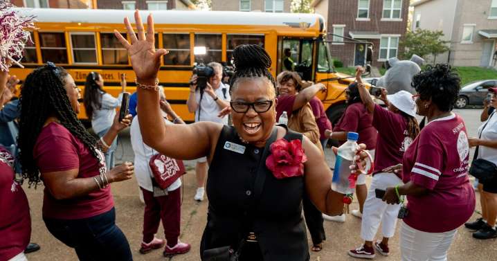 St. Louis teachers union says it has no confidence in Superintendent Borishade