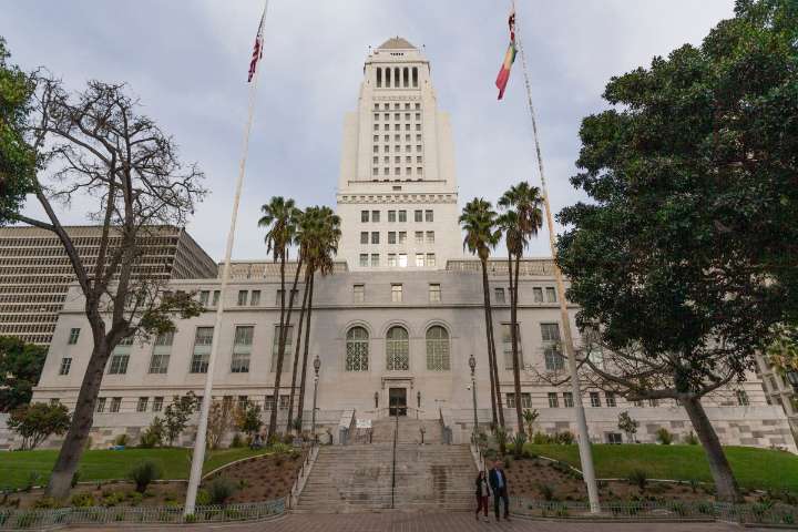 Los Ángeles destina $2 millones en apoyo para víctimas de violencia doméstica