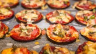 Pizzetas de berenjenas: sin harina y con 3 ingredientes, resolvé tu almuerzo de la forma más rica y saludable