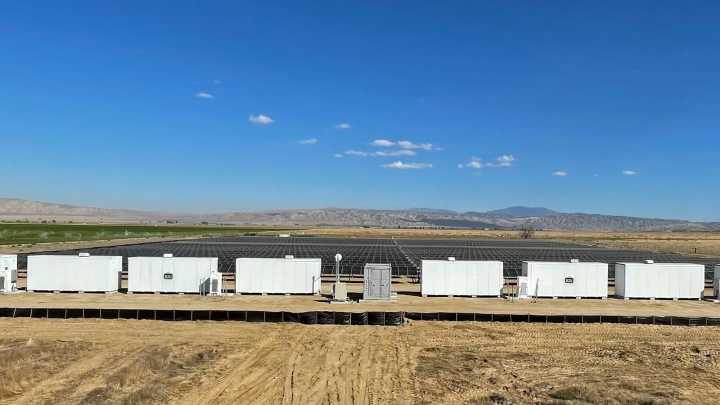 Hundreds of old EV batteries have new jobs in Texas: Stabilizing the grid