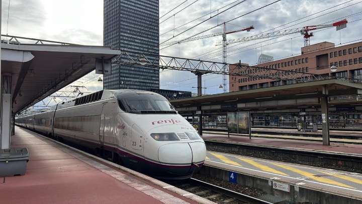 Suspendida la circulación de alta velocidad Madrid-Barcelona por un fuego en Guadalajara
