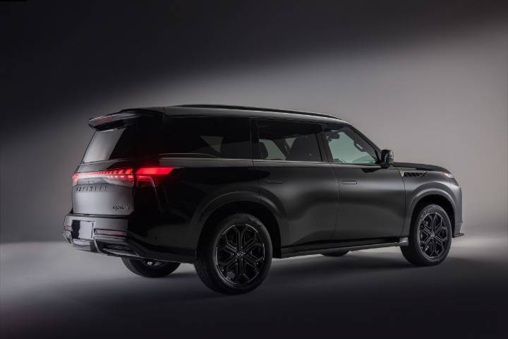 Infiniti QX80 Sport: más oscuro, igual de potente
