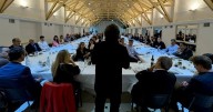 Detalles íntimos de la avant premiere de Francella en Olivos, celos y Presupuesto 2026